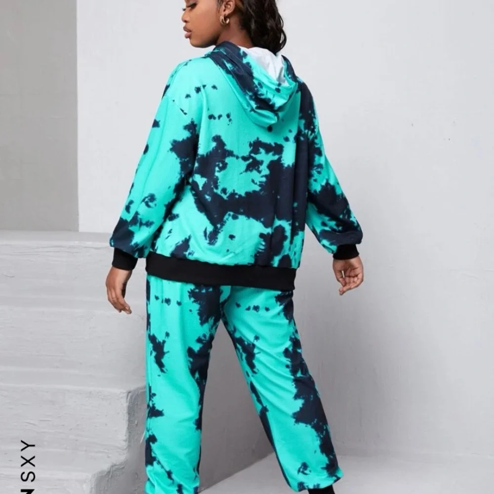 SHEIN Lounge Matching Set - Picture 2 of 3